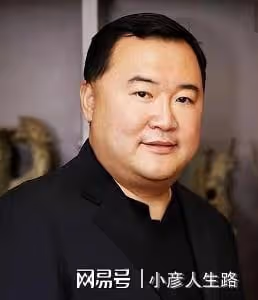 楊瀾，離開央視奔赴愛情，嫁富豪生一子一女，如今家庭幸福事業旺