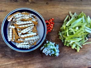 芹菜炒香乾+太太樂鮮雞汁快手菜