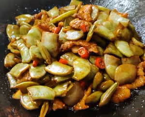 秋季美味紫扁豆燒五花肉