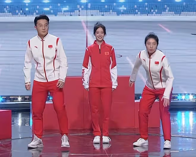 金鷹節開幕式：朱迅臉僵，孫怡美爆全場，沈夢辰長腿又直又白