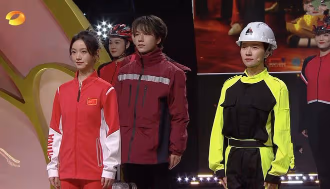 金鷹節開幕式：朱迅臉僵，孫怡美爆全場，沈夢辰長腿又直又白