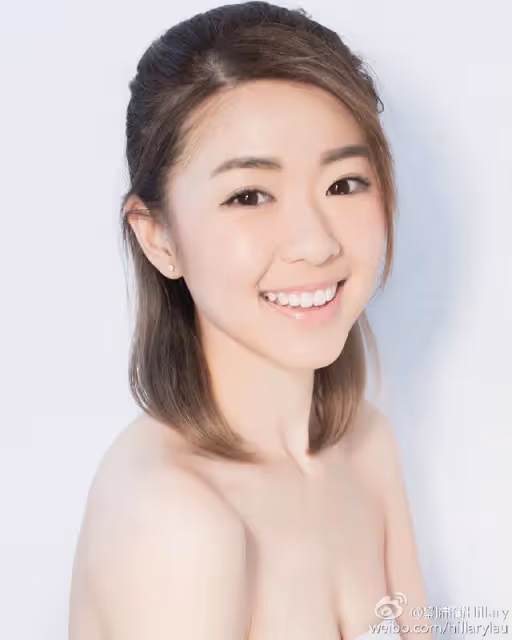 愛情事業雙豐收！人氣小花收入大增高達6位數，與男友越愛越高調
