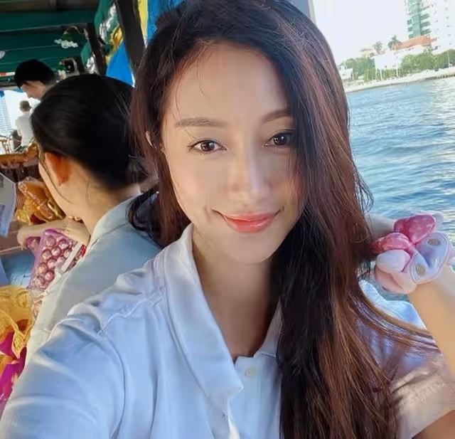 香港知名女星甜美凍齡！豪門夢碎仍是單身，控訴遭同劇男星非禮