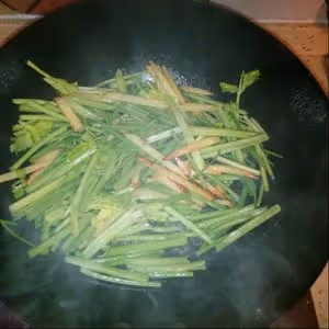 芹菜炒土豆
