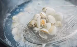 蛤蜊土豆奶油濃湯：冬日最濃郁的一碗，比雞湯還治癒！