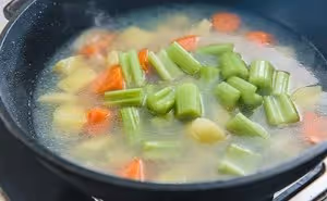 蛤蜊土豆奶油濃湯：冬日最濃郁的一碗，比雞湯還治癒！