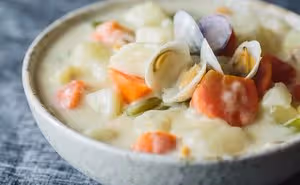 蛤蜊土豆奶油濃湯：冬日最濃郁的一碗，比雞湯還治癒！