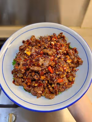 香辣孜然牛肉，我只吃自已做的，連炫三碗米飯