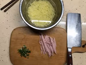手抓餅土豆絲包