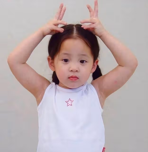 歐陽娜娜：和9個男生曖昧，被嘲是「交際花」，她是怎麼墮落的？