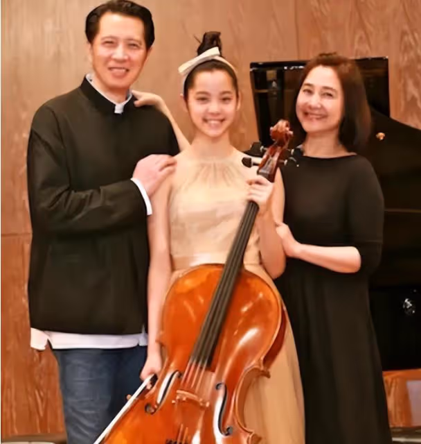 歐陽娜娜：和9個男生曖昧，被嘲是「交際花」，她是怎麼墮落的？