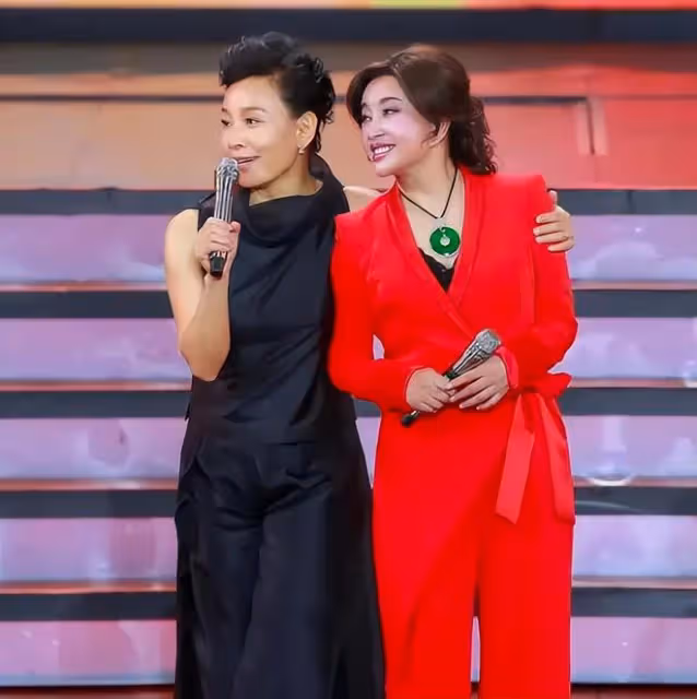 這才叫百花齊放，四位老藝術家現身活動，氣質優雅各有魅力！
