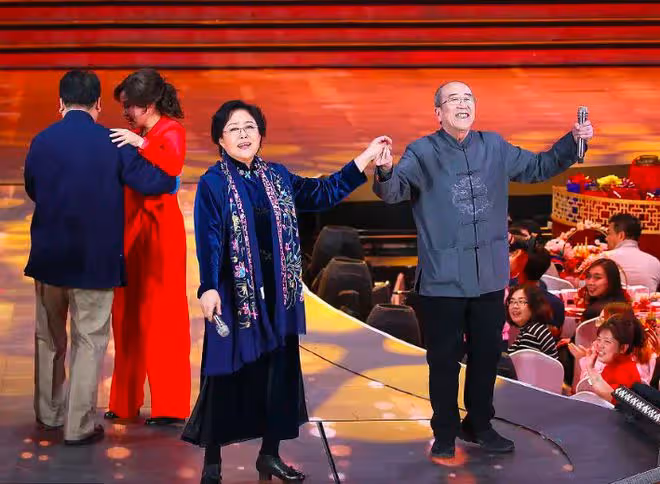 這才叫百花齊放，四位老藝術家現身活動，氣質優雅各有魅力！