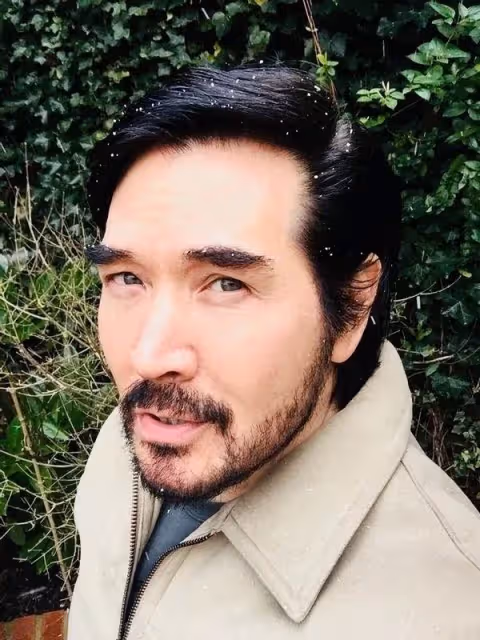 費翔留鬍子也好帥！61歲不油膩反而氣質出眾，甚至比年輕時更迷人