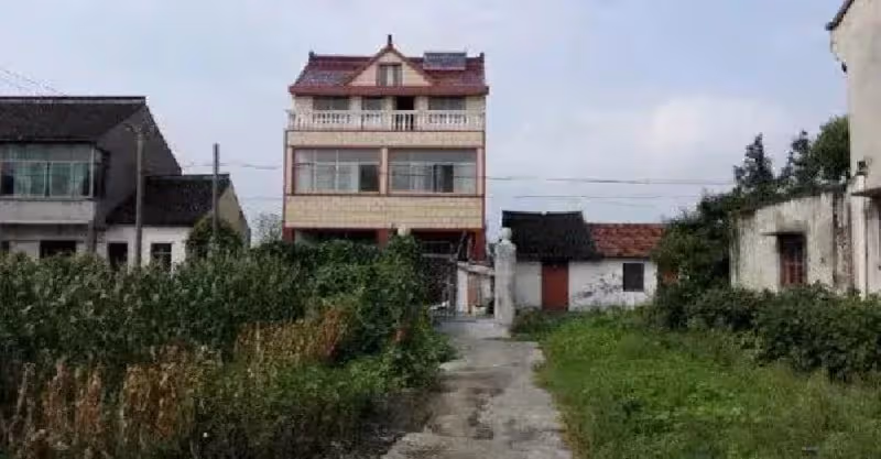 老公去世婆婆幫我帶女兒，母親發來一張照片，打開一看我哭成淚人