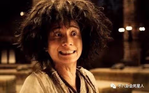 看完周星馳的「片場照片」，就能明白「為什麼明星都不願跟他合作？」