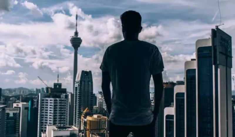 人到中年，該裝就裝：遇到以下四種情況，學會「裝」，是中年人應有的清醒