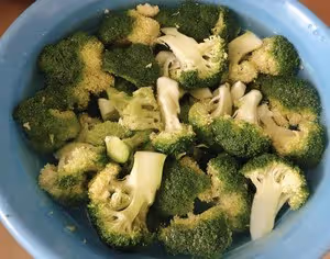 清炒西藍花，口味清淡，營養價值高