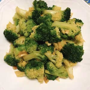 清炒西藍花，口味清淡，營養價值高