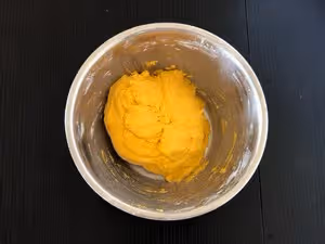 糯嘰嘰的秋冬甜品南瓜麻球（麻團），無需油炸也能外皮酥脆香甜軟糯