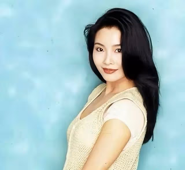 TVB前知名女星再現熒幕！氣質幹練狀態凍齡，嫁富商成公司副總裁