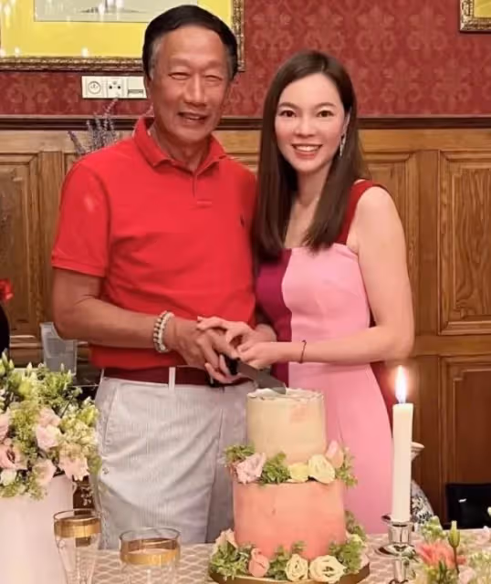 富士康老闆娘攜仨子女做慈善，宣布再捐300萬台幣迎48歲生日，網贊：人美又心善