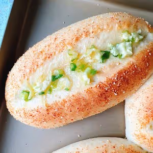 金燦燦的芝士蒜香法式軟麵包，香迷糊了！🥖🥖