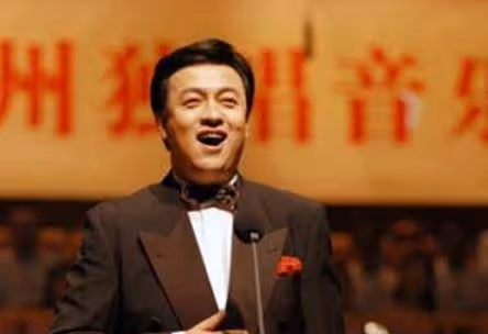 他是知名國家一級演員 一首歌紅了21年