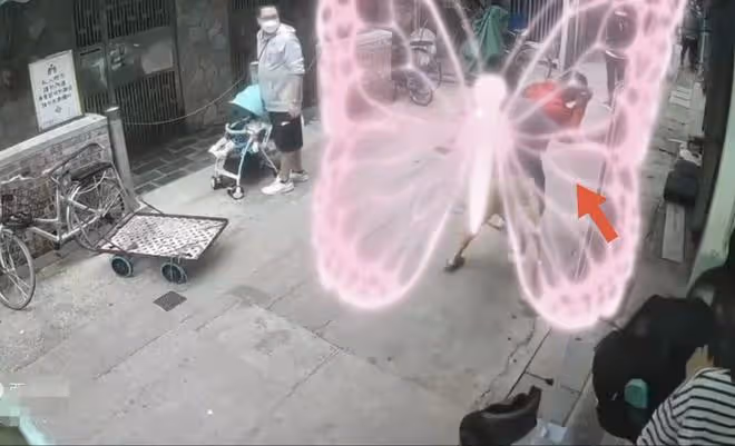 曝知名男星街頭打架，遭對方挑釁拳打腳踢，不敢過猛還擊被吐槽