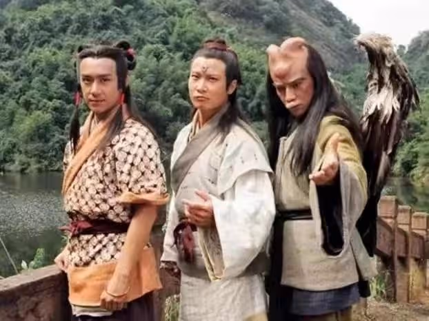 曝知名男星街頭打架，遭對方挑釁拳打腳踢，不敢過猛還擊被吐槽
