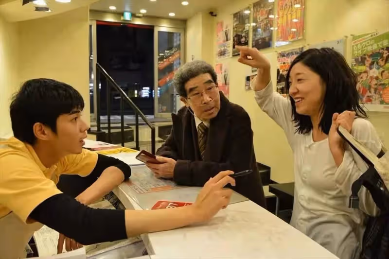 人過五十才明白：「兄弟姐妹」不管貧窮還是富貴　都得學會「偽裝」關係才能更好