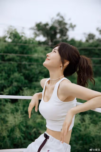 曾苦戀黃曉明4年　秦嵐至今仍單身：時時刻刻渴望戀愛！