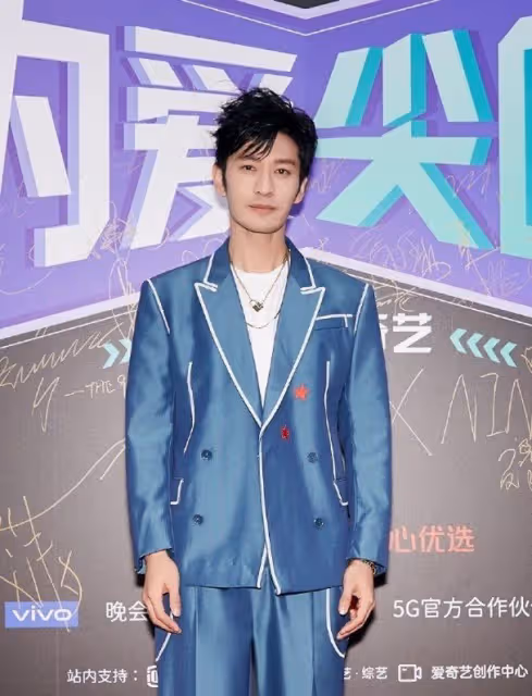 曾苦戀黃曉明4年　秦嵐至今仍單身：時時刻刻渴望戀愛！