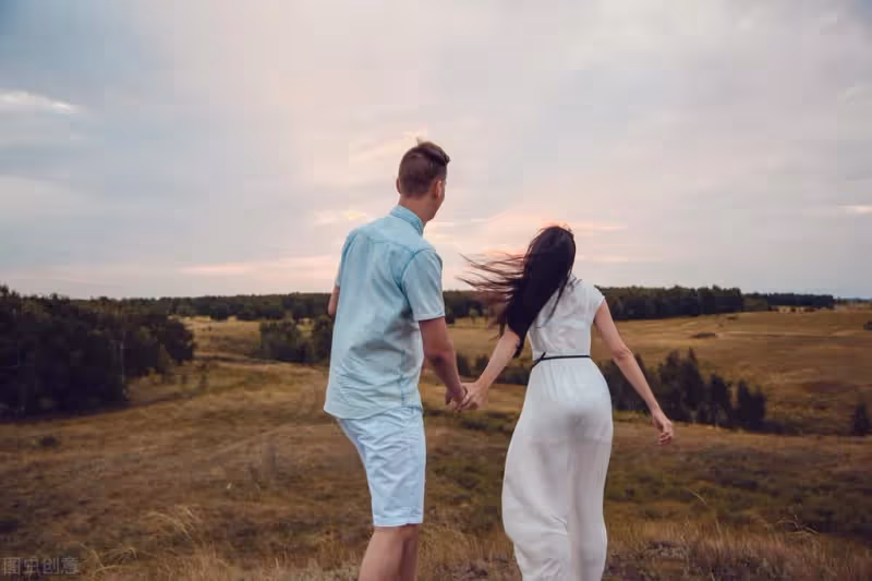 "兒子,10萬拿著,買個大點的房"兒媳不同意,幾年後男人:謝老婆英明