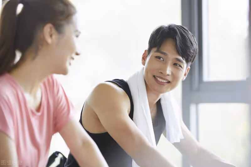 "兒子,10萬拿著,買個大點的房"兒媳不同意,幾年後男人:謝老婆英明