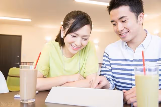 滿月宴,爺奶給二百,外公外婆給二萬,女人:200塊吃滿月酒,真做得出