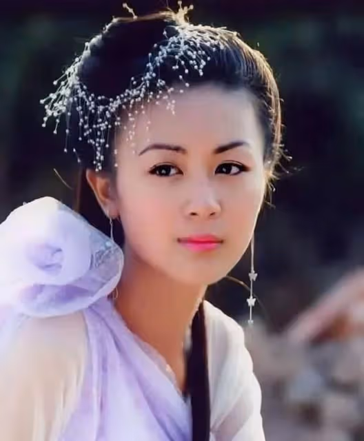 41歲女星移民國外！凍齡驚艷轉行當網紅，離異帶倆娃曾網上求工作