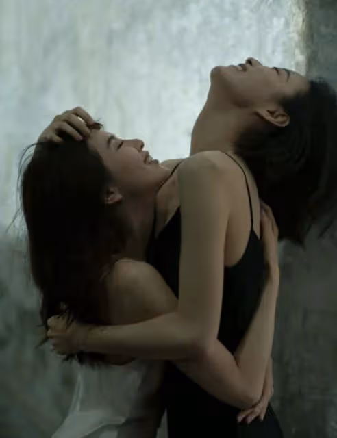 明星雙人寫真大PK：楊冪秀美腿，章子怡撩衣服，馬伊琍袁泉好土氣