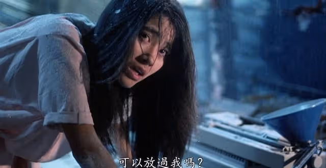 媲美王祖賢、擠下張曼玉！昔日仙氣女神「大尺度露點演出」低調息影　55歲再現身「窈窕曲線盡露」