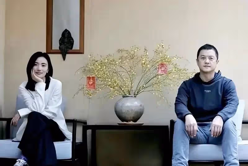 李亞鵬終於撐不住了？直播變賣房車營地