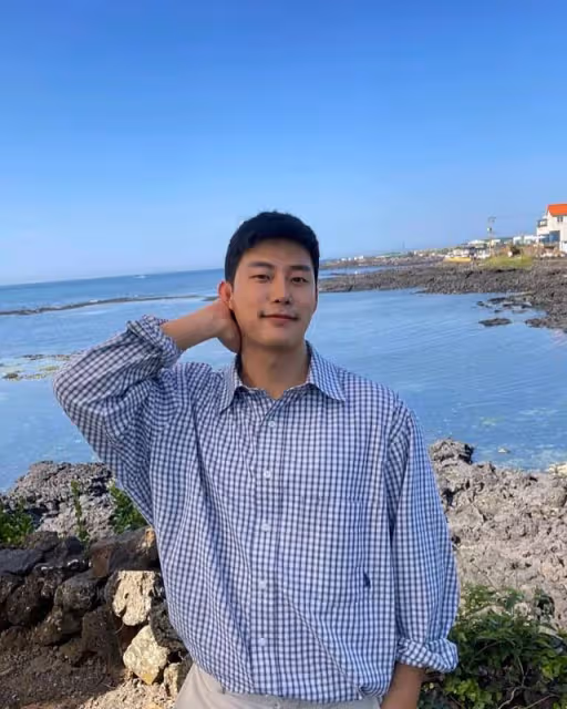 韓國帥大叔在社交媒體上徵婚，卻引來無數男網友私信