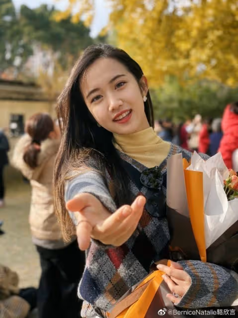 駱達華父女拍搞笑片　Natalie散發仙氣網民喊快出道！