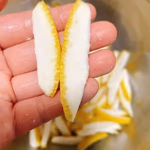 娃娃吵著要吃的柚子皮糖
