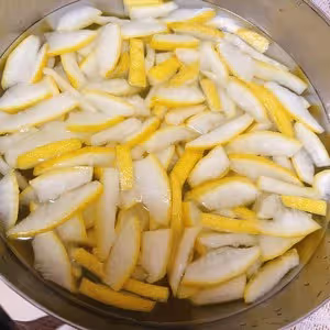 娃娃吵著要吃的柚子皮糖