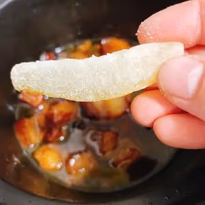 娃娃吵著要吃的柚子皮糖