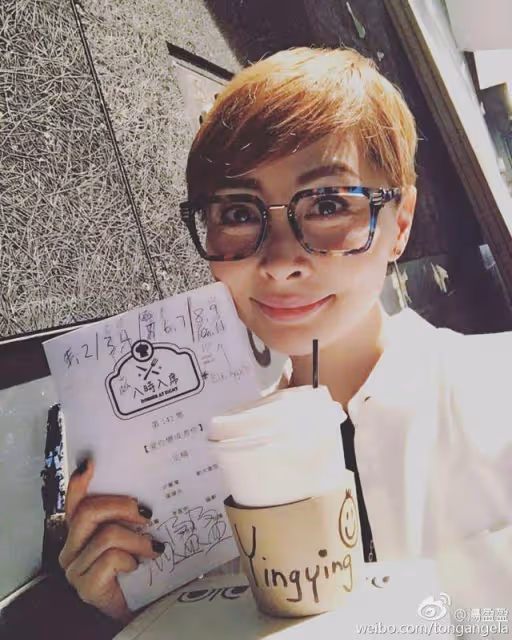知名港星被曝街頭打架！圈中妻子現身回應，一句話揭露真相
