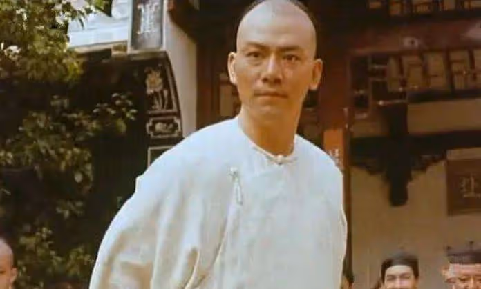 名氣不輸李連杰！ 他曾是武術冠軍「因演惡人走紅」　卻拍戲睡覺時病發去世「年僅37歲」令人惋惜
