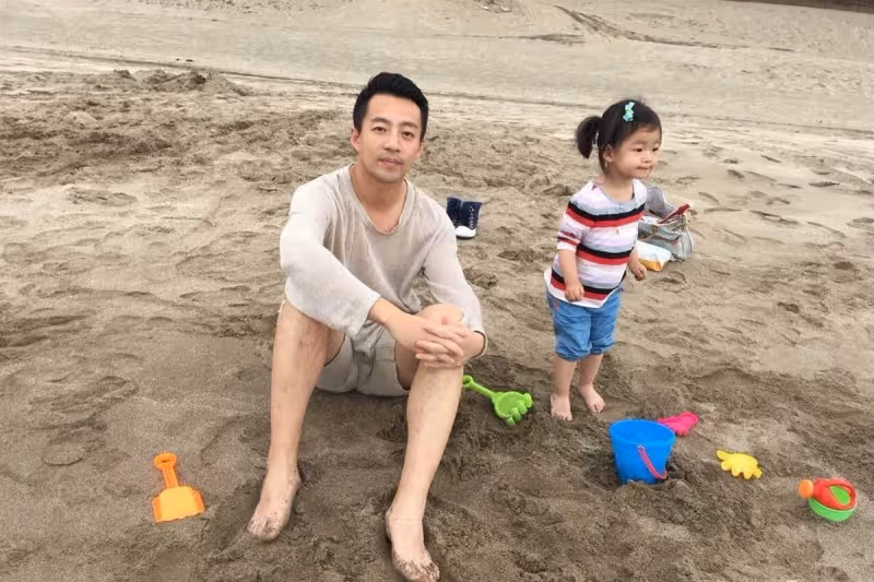 太扎心了！汪小菲直播情緒崩潰，痛哭想女兒：「稱感謝大S具俊曄」把女兒照顧那麼好