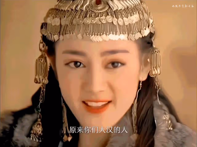 一眼萬年的異域公主們:熱巴美成壁畫,楊冪風情萬種,而她驚艷時光