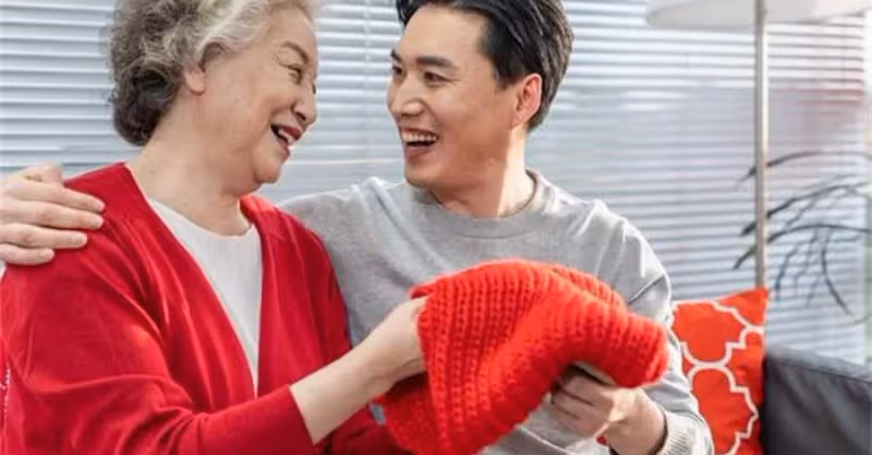 兒子安排：新老伴給帶娃，你退休工資給我還房貸；老爸：婚事黃了
